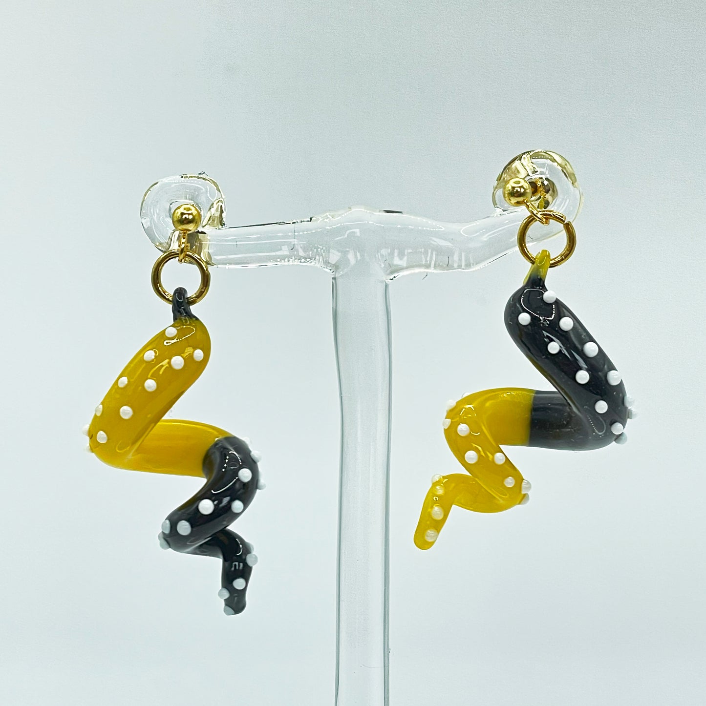 Tentacle Dangling earring - Black / Yellow